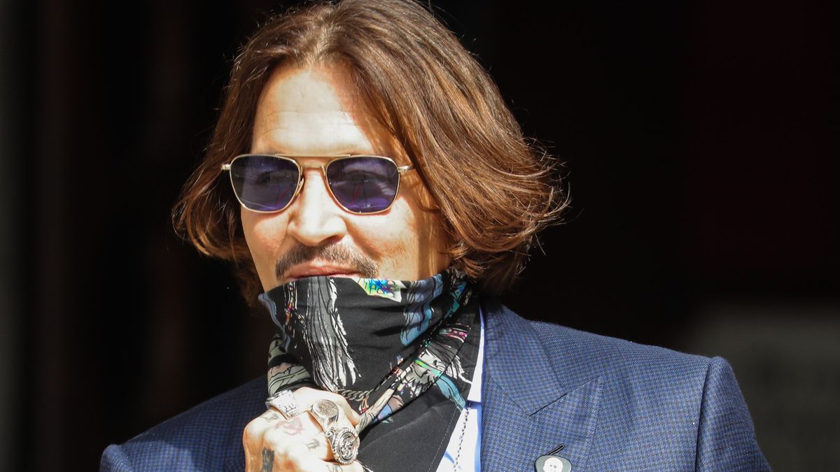 Blog: Smrdí teď Johnny Depp? Všem očividně ne